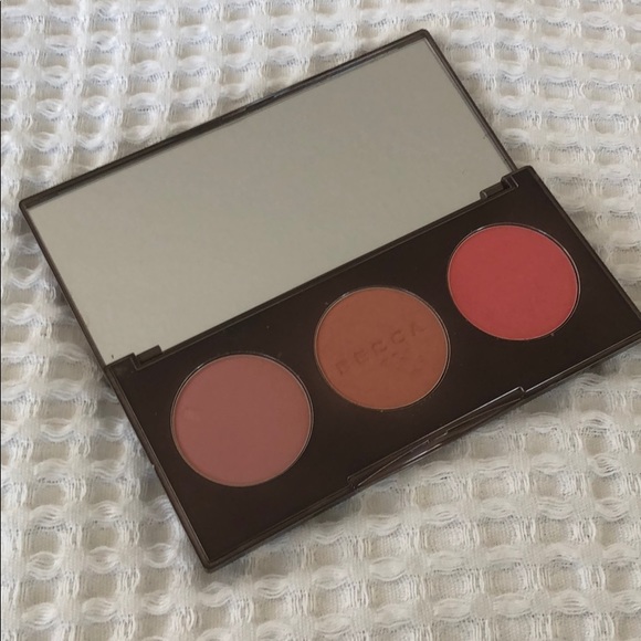 Becca - Blush Trio Palette - Blushed with Light. - Picture 1 of 6